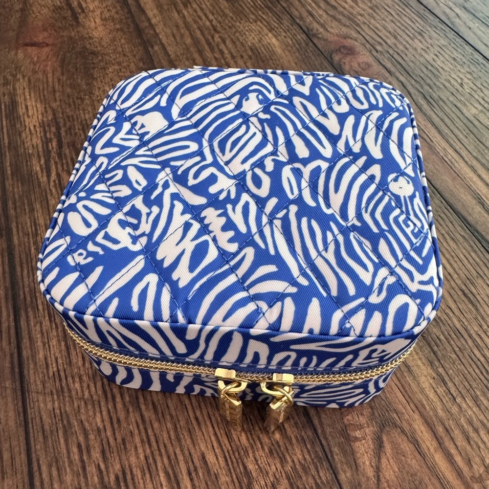 NWT Lilly Pulitzer Jewelry Case Martinique Blue Zee Bebe - Picture 4 of 12